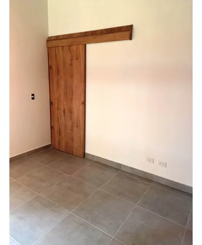 Apartamento En Las Palmas, Piso 4