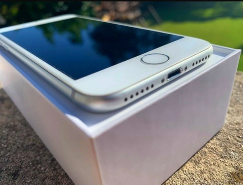 iPhone 8 En Impecable Estado - Caja Con Accesorios Y Boleta