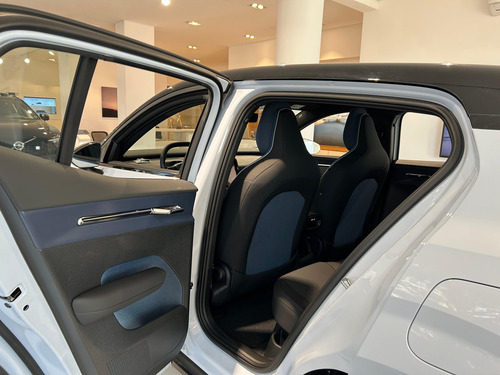 Volvo EX30 0.0 Plus Single Engine Extended Range (E60) Rwd