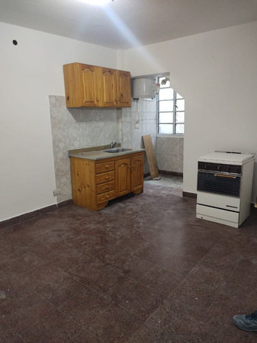 Departamento 2 Ambientes S/ Avenida C/ Amplio Patio