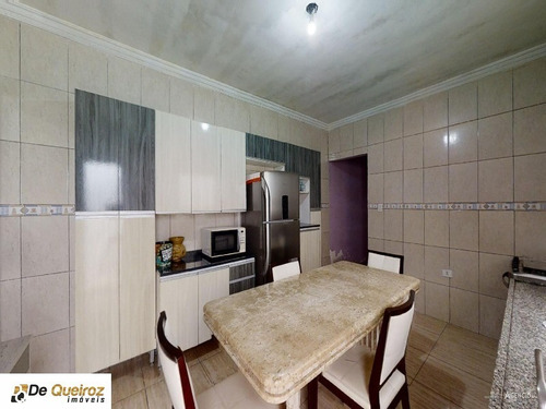 Imagem 14 de 20 de Casa Que Conta Com 90m2 De Área Construída. A Casa Possui Um Living Aconchegante, Com Belos Acabamentos, Principalmente No Teto. O Living Leva Ao Prim - A13930 - 69801408