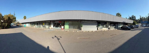 Local Comercial Av Chicureo - Strip Center