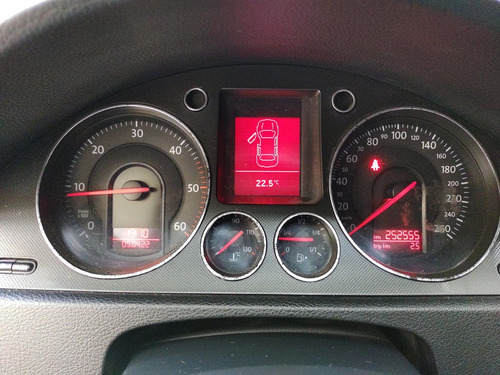 Imagen 8 de 15 de Volkswagen Passat 2.0 Tdi Caja Manual De 6 Velocidades