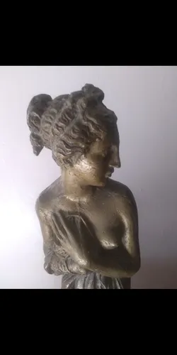 Escultura Afrodita En Bronce (Usado)