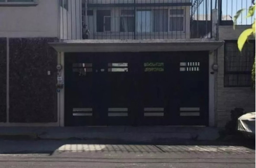 Casa En Remate Bancario Ubicada En Calzada De Las Águilas, Villa Verdún Vm