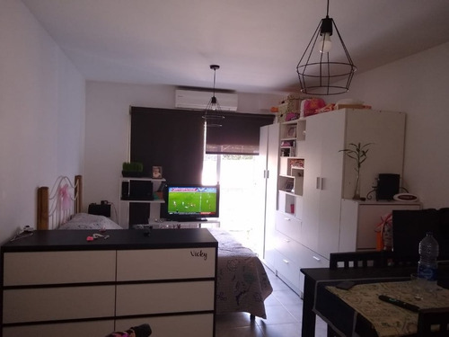 Imagen 8 de 14 de Monoambiente En Venta En Moron Centro