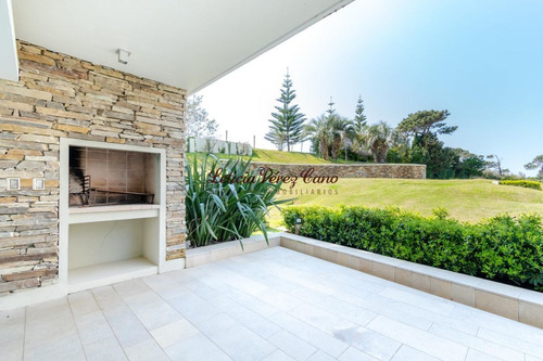 Imagen 5 de 29 de Venta Apartamento En Playa Brava A Pasos Del Mar 2 Dormitorios