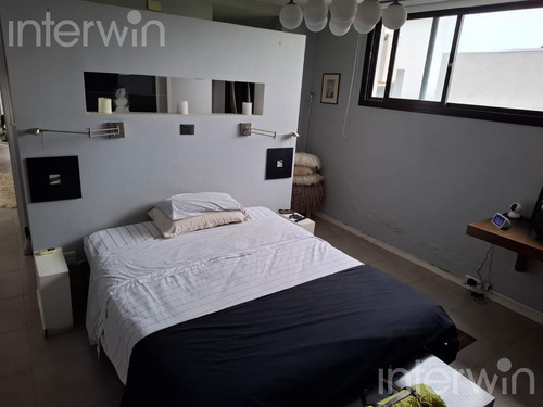 Casa - 5 Ambientes - Con Jardín Y Cochera - Villa Olivos - Alquiler