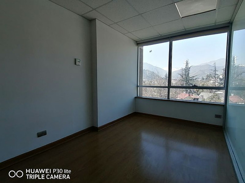 Oficina Arriendo Av La Dehesa/ Portal La Dehesa