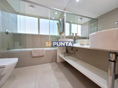 Imagen 17 de 25 de Apartamento En Venta De Máxima Categoría , Playa Mansa , Punta Del Este