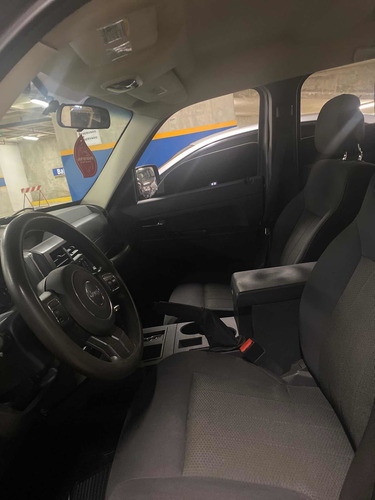 Imagen 3 de 7 de Jeep Cherokee Automático