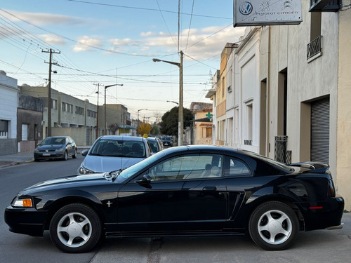 Ford Mustang coupe 3.8 V6