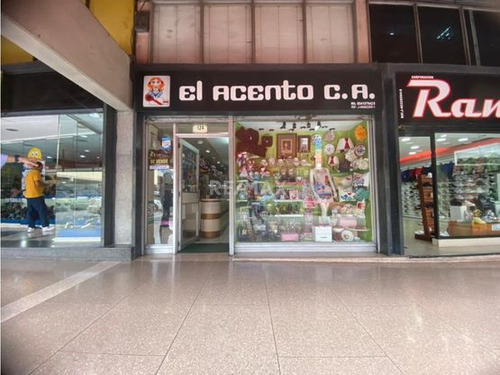 Amplio Local Comercial En Centro Comercial Chacaito