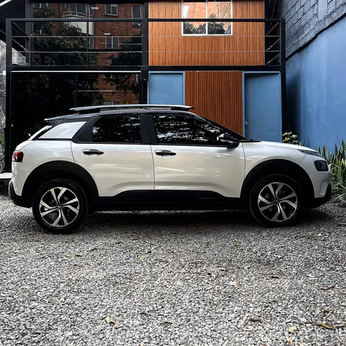 Citroën C4 Cactus 1.6 Shine Turbo Aut