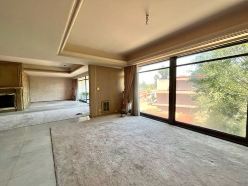Casa En Venta En Las Lomas Con Vigilancia
