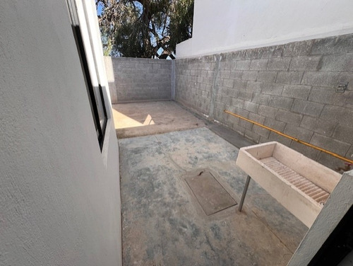 Casa En Venta, En Los Gómez Soledad De Graciano Sanchez, S.l.p. Muy Cerquita De Carretera A Rio Verdey El Colegio Valldolid.