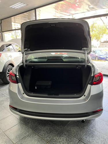 Imagen 5 de 12 de Mazda 2 I Sport 2023
