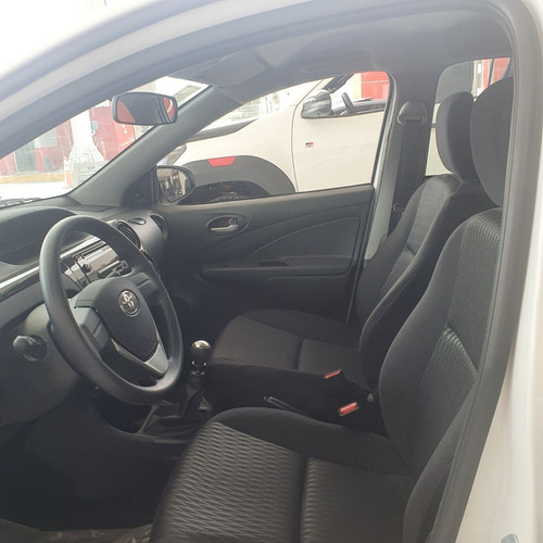 Imagen 7 de 15 de Toyota Etios 1.5 4p Xls Pack 6mt 2023