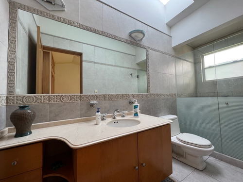 Imagen 20 de 30 de Casa De Un Piso Con Jardín En Venta En Pedregal De San Franc