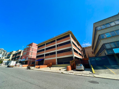 Se Vende Edificio 4100m²  La Urbina