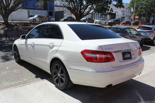 Imagen 3 de 15 de Mercedes-benz Clase E 2010 4p E 300 Avangarde Aut