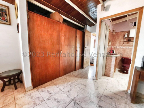 Maria E. Vende Encantadora Moderna Casaduplex Totalmente Amoblada Ubicada En Una Prestigiosa Urbanización Privada. En La Morenera, Lara#25-4097*