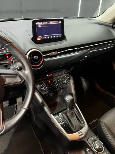 Mazda 2 1.5 Touring Carbon Edition At