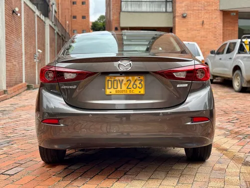 Mazda 3 Touring IPM MT