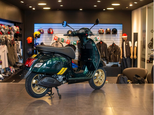 Imagen 6 de 25 de Vespa Gts Super 300 Racing Sixties Verde