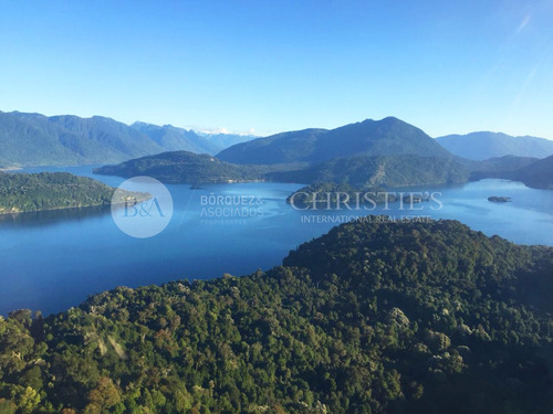 Imagen 2 de 14 de 21590 - Exclusiva Isla Canal Comau / Hornopirén