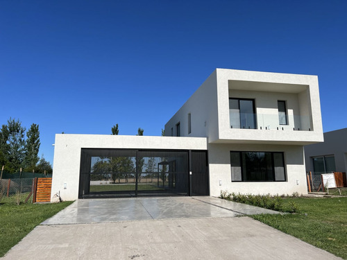 Venta Casa 3 Dormitorios Estrenar La Rinconada Ibarlucea