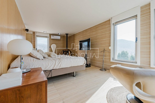 Casa En Venta De 5 Dorm. En Sector La Reserva Chicureo
