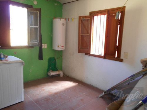 Imagen 4 de 6 de Venta Casa 5 Dormitorios Centro Braglia 2-895e