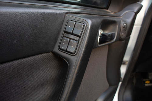 Imagen 15 de 17 de Chevrolet Astra 2.0 Nafta 2010 Gris