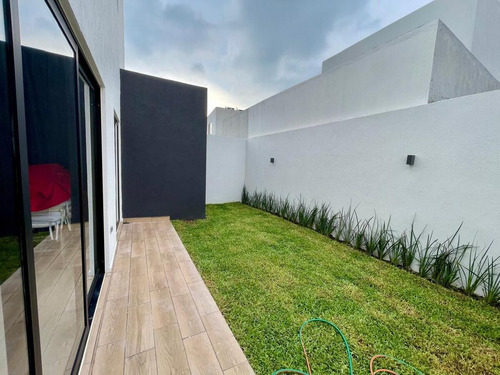 Casa En Venta En Veracruz Con Hab En P.b. Fracc. Lomas De La Rioja