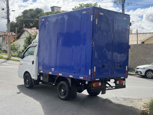 Hyundai HR 2.5 LONGO SEM CAÇAMBA 4X2 16V 130CV TURBO INTERCOOLER DIESEL 2P MANUAL