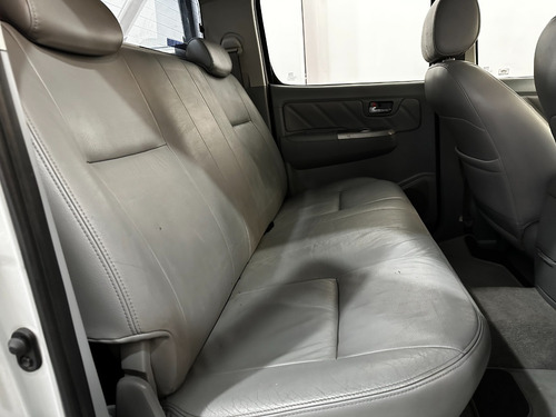 Imagen 16 de 19 de Toyota Hilux 3.0 Cd Srv Cuero 171cv 4x2 4x4 Srx Sr Amarok Dx