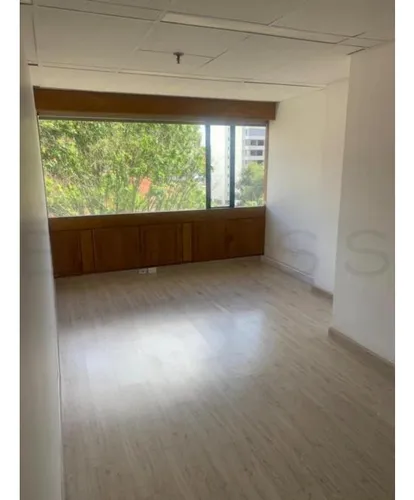 Oficina En Arriendo/venta En Chico Norte. Cod V5945