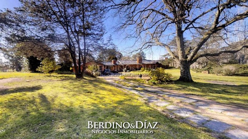 Extraordinaria Casa Con 10.000 M2 De Terreno Sobre Cancha De Golf- Ref: 342