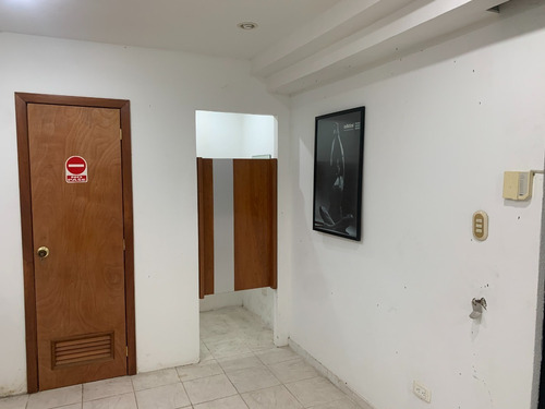 Imagen 5 de 5 de Se Vende Local Comercial En El C.c. Maneiro