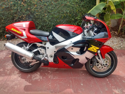 Suzuki Gsxr 750 Srad