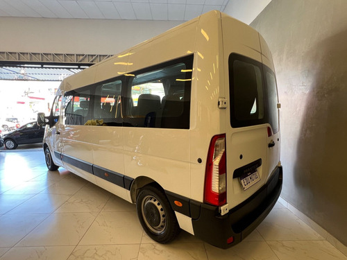 Renault Master 2.3 Executive Minibus L3H2 16 Lugares