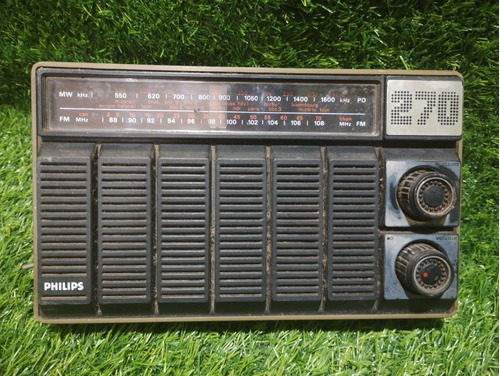 Antigua Radio Phillips 270