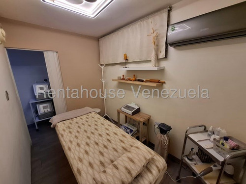 En Alquiler Local Comercial Inm De 50 M2 Completamente Operativo, En Funcion De Un Centro Medico Estetico, Cuenta Con Area De Recepcion, 2 Consultorios, Baño, Ducha, Estacionamientos, Las Chimeas