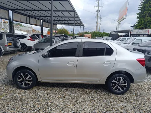 Renault Logan 1.6 Privilege / Intens