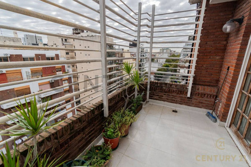 Venta Departamento 4 Ambientes Con Dependencia En Flores Sobre Avenida Avellaneda