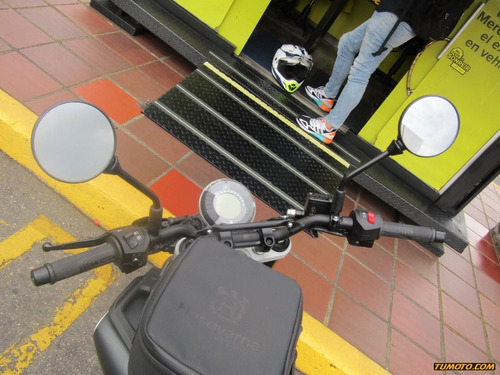 Imagen 9 de 14 de Motos Husqvarna
