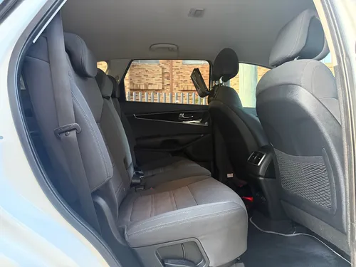 Kia Sorento Trust 2.400cc A/t 2ab Fe 7 Pasajeros 4x2 2016