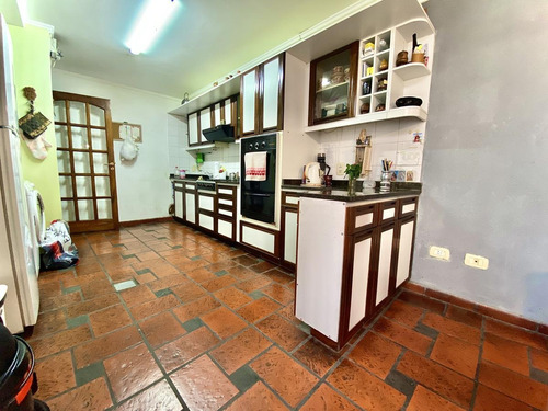 Imagen 3 de 19 de Gran Casa De 4 Dorm. 1 En Suite- Cochera-patio C/ Parrilla-terraza -monte Castro