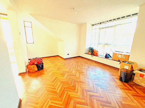 Casa Con Excelente Ubicación En Providencia